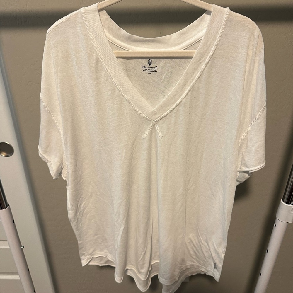 Classic White V-Neck Short Sleeve Tee